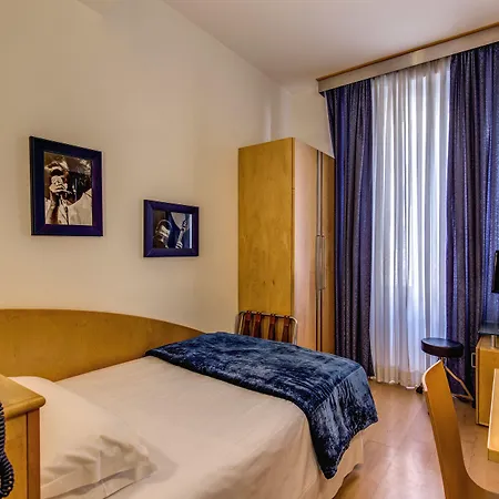 Franklin Feel The Sound Hotell 3*