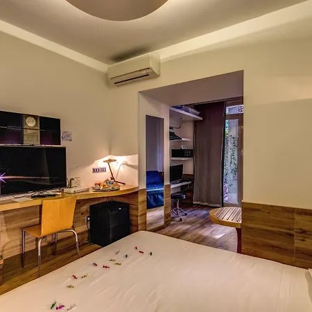 Hotell Franklin Feel The Sound