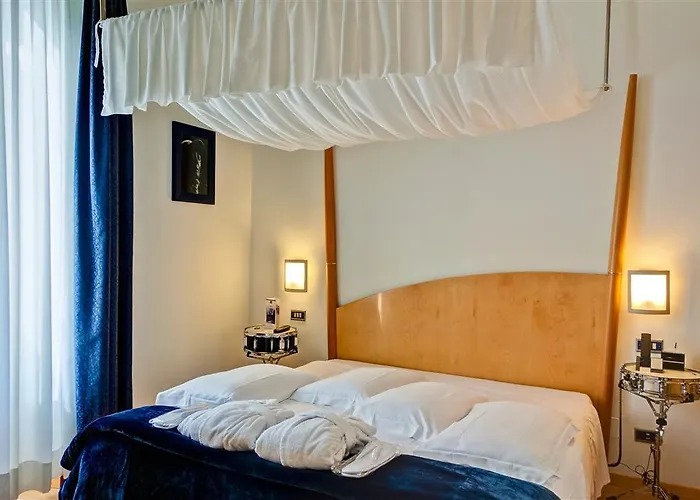 Hotel Franklin Feel The Sound 3*