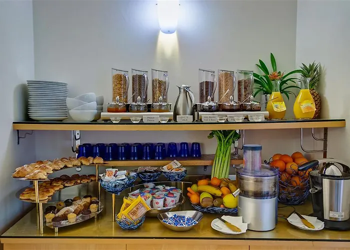 Franklin Feel The Sound Hotel