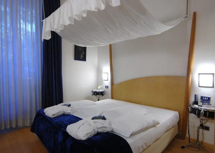 Hotel Franklin Feel The Sound