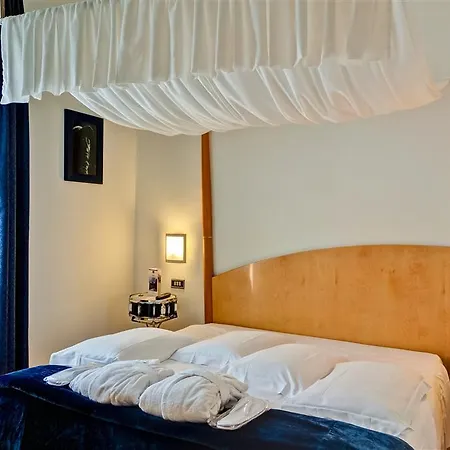 Hotel Franklin Feel The Sound 3*