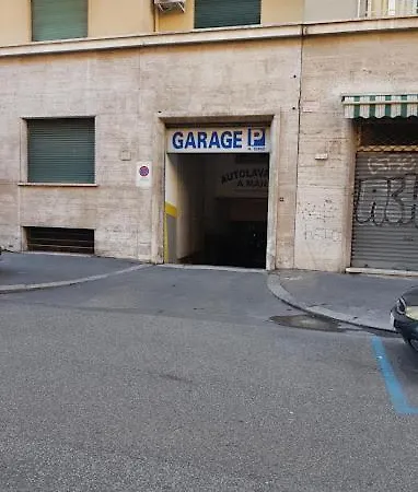 Franklin Feel The Sound Hotel