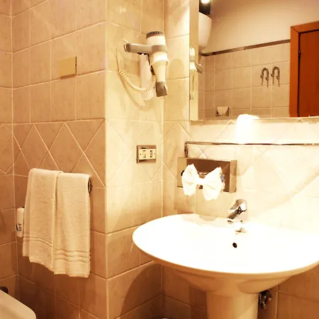 Franklin Feel The Sound Hotel 3*